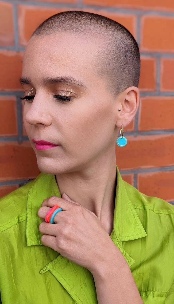 Sienna Miller earrings | A Little Idea