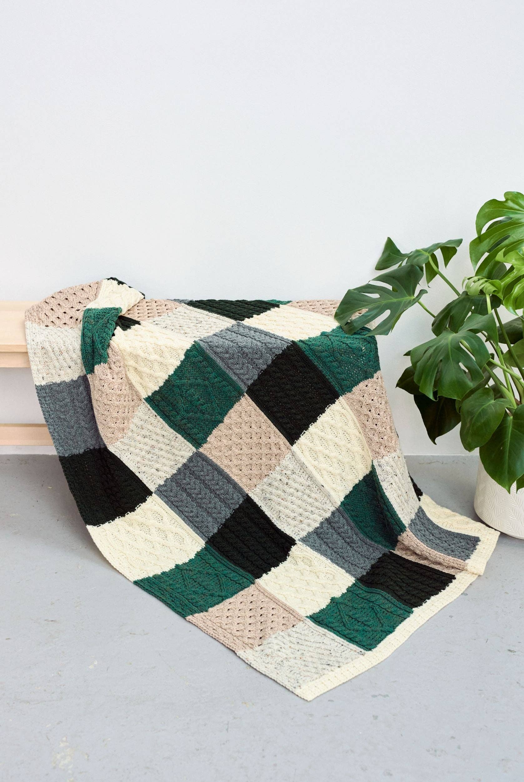 Killala Aran Intarsia Blanket 850